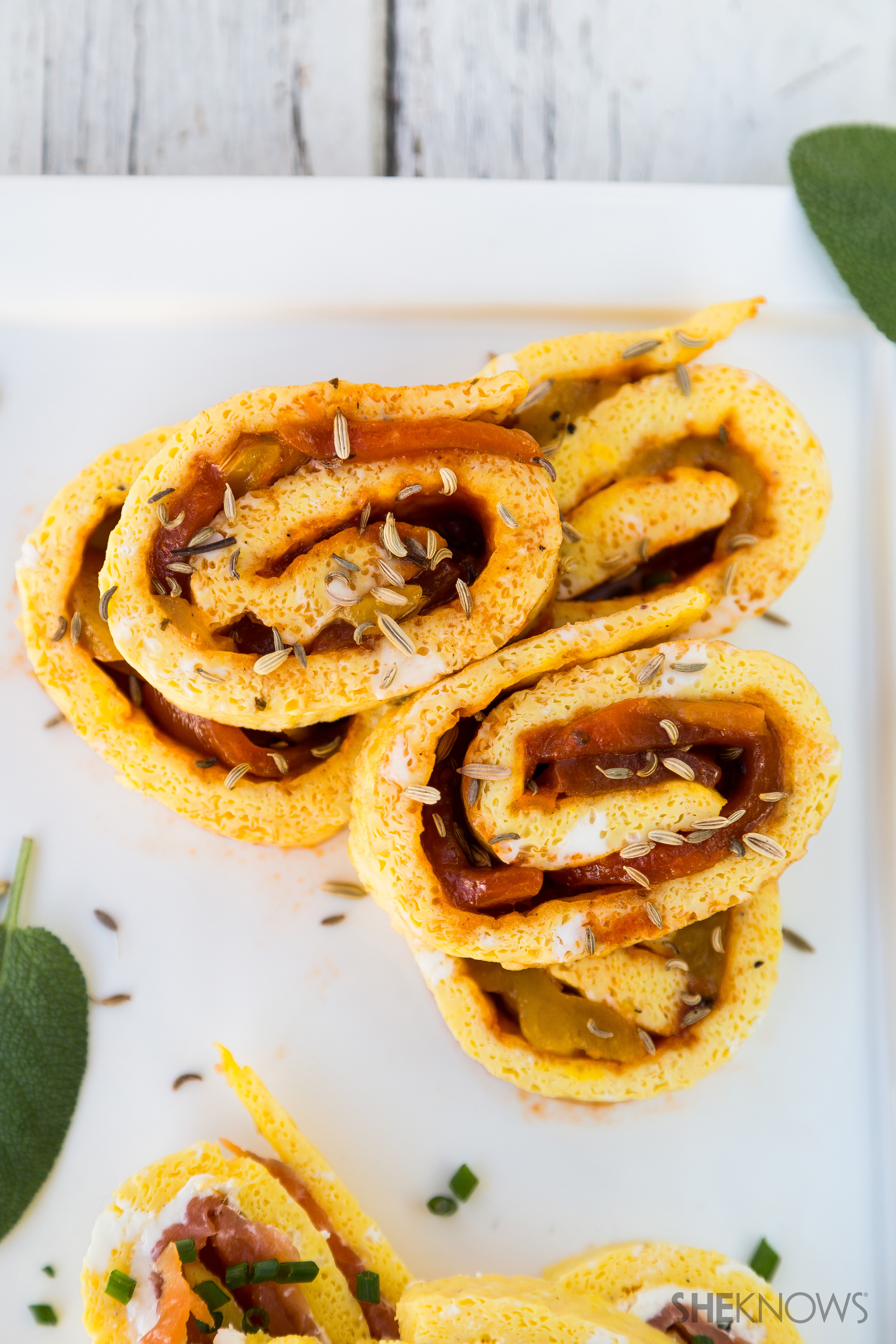 Harissa and grilled peppers frittata roll-up recipe