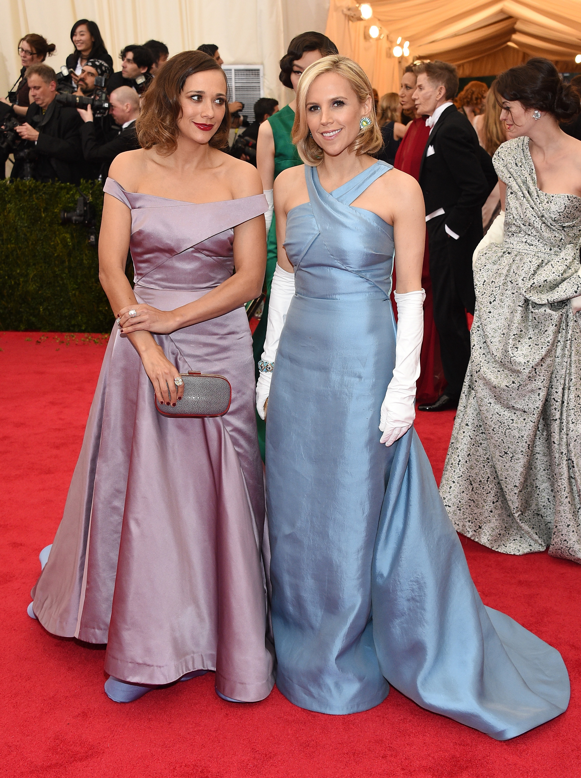 Rashida Jones and Tory Burch as the evil stepsisters in Cinderella