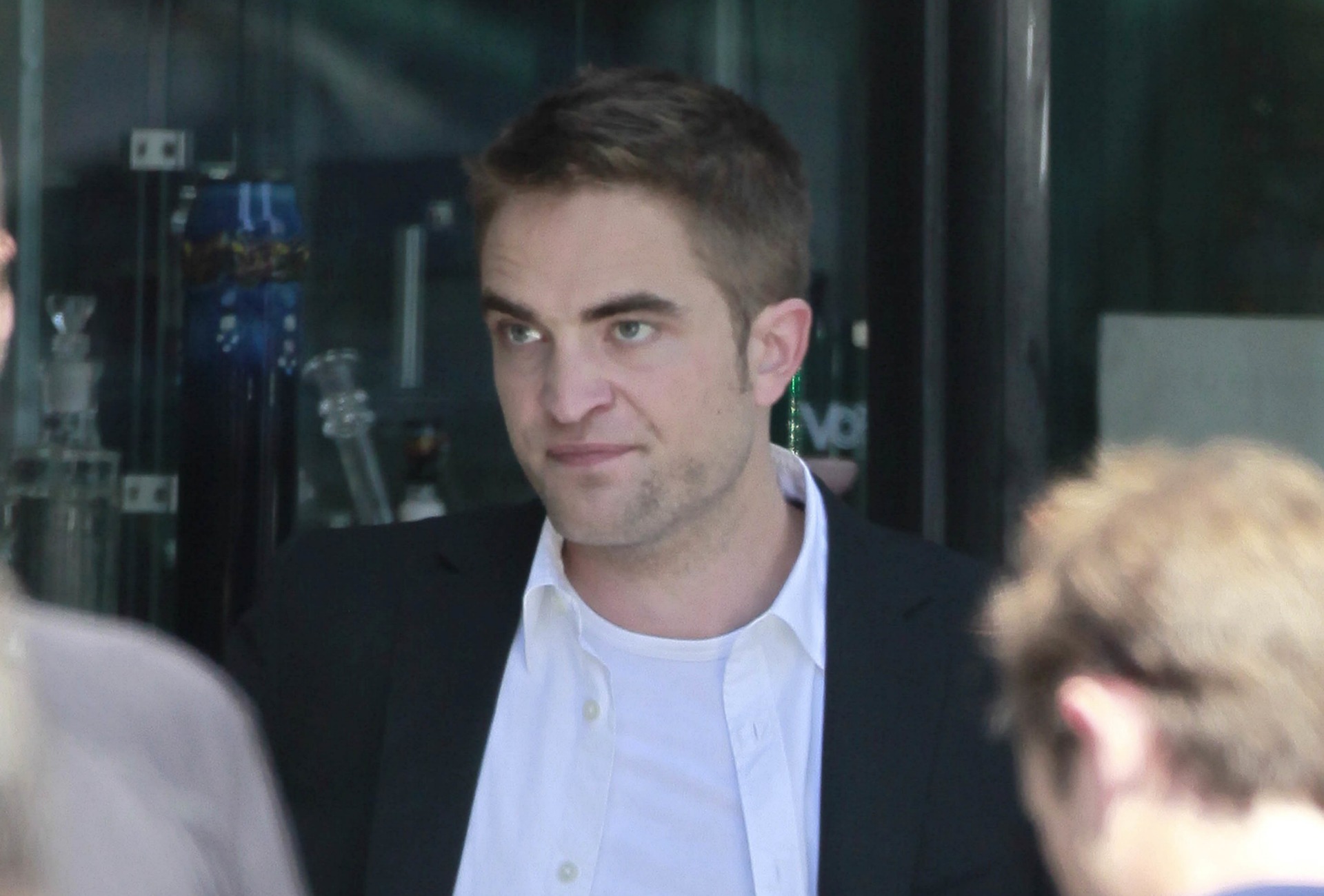 Robert Pattinson reportedly dating hot model