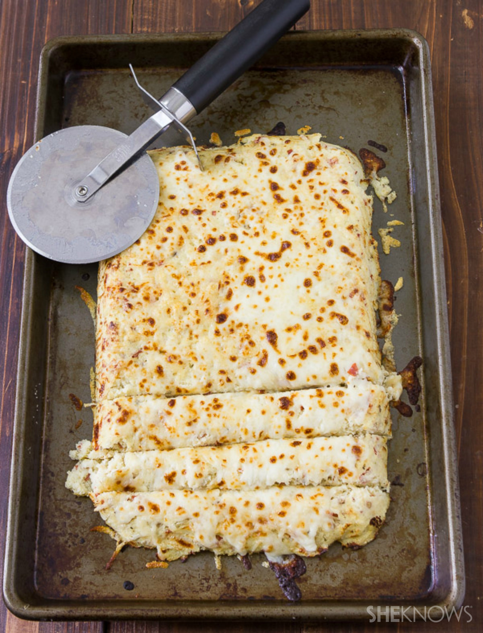 Cheesy pizza flavored cauliflower breadsticks