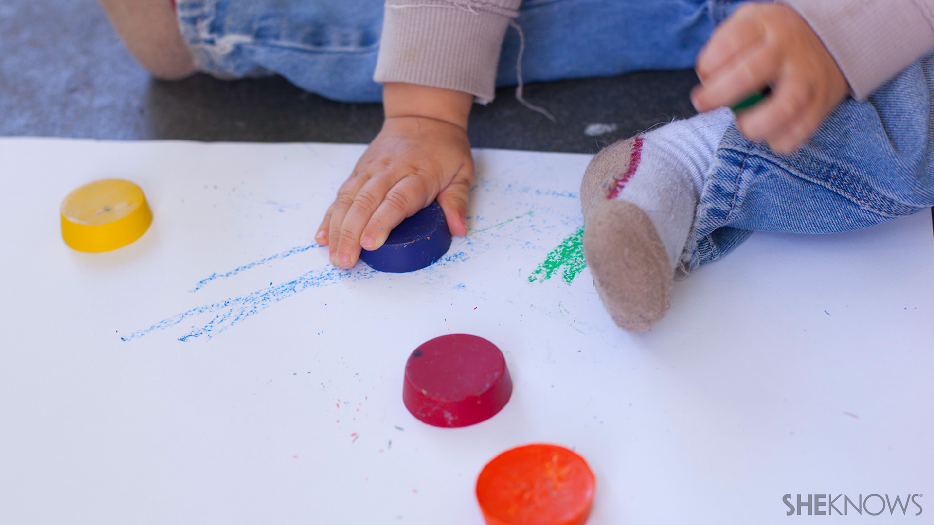 Easy DIY chunky crayons for toddlers