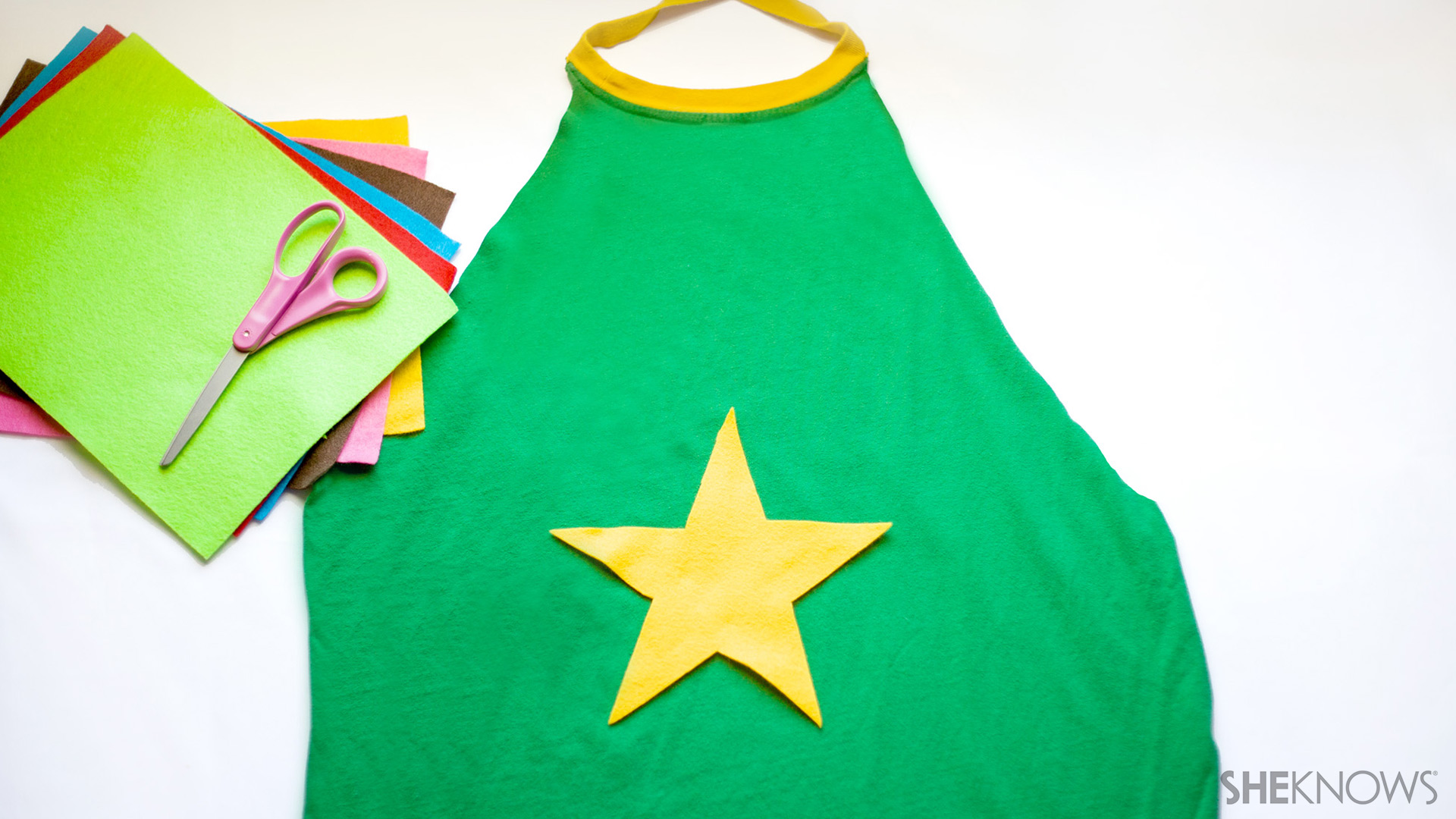 No-sew t-shirt cape | Sheknows.com