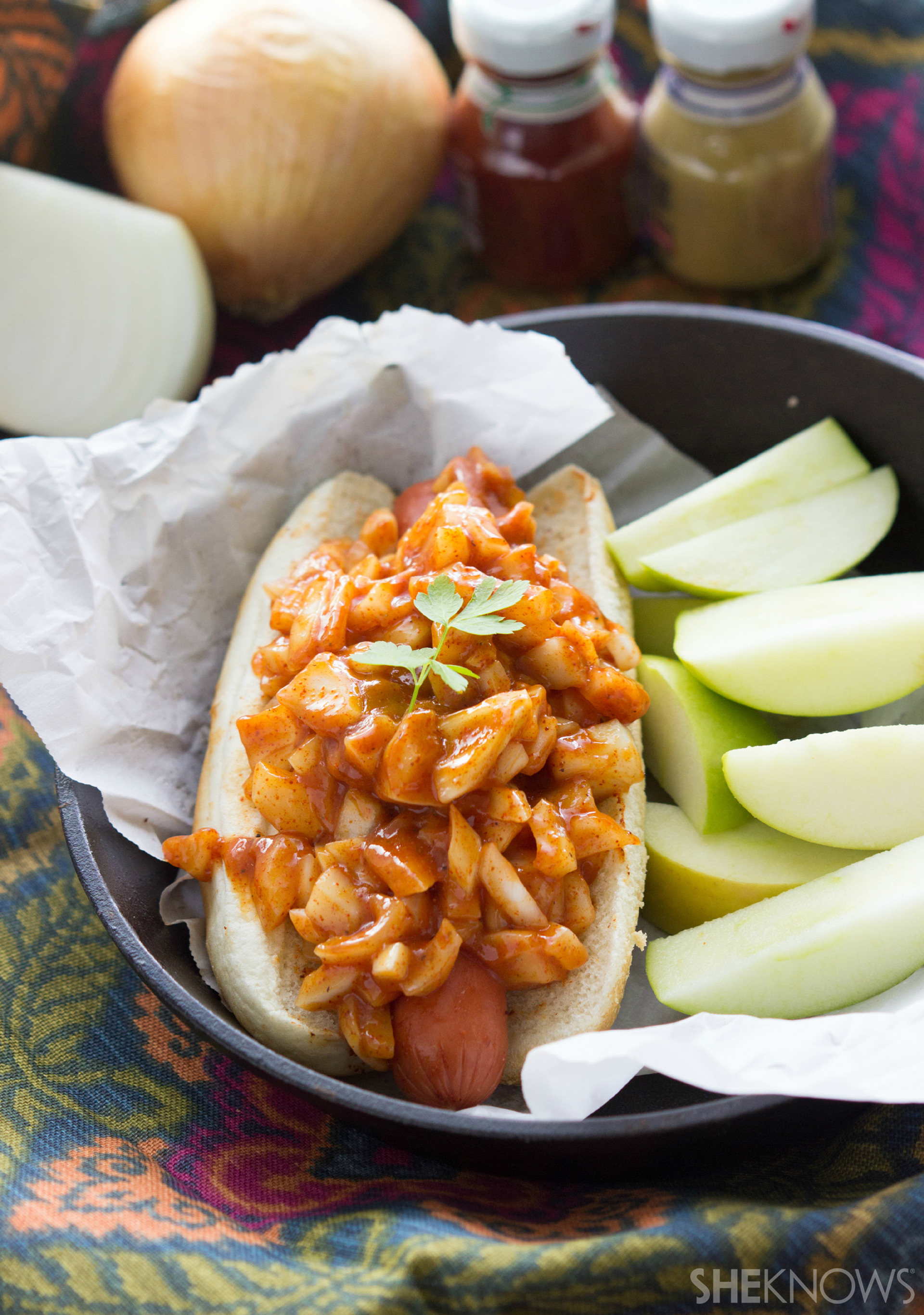 Indian-spiced onion relish hot dogs | Sheknows.com