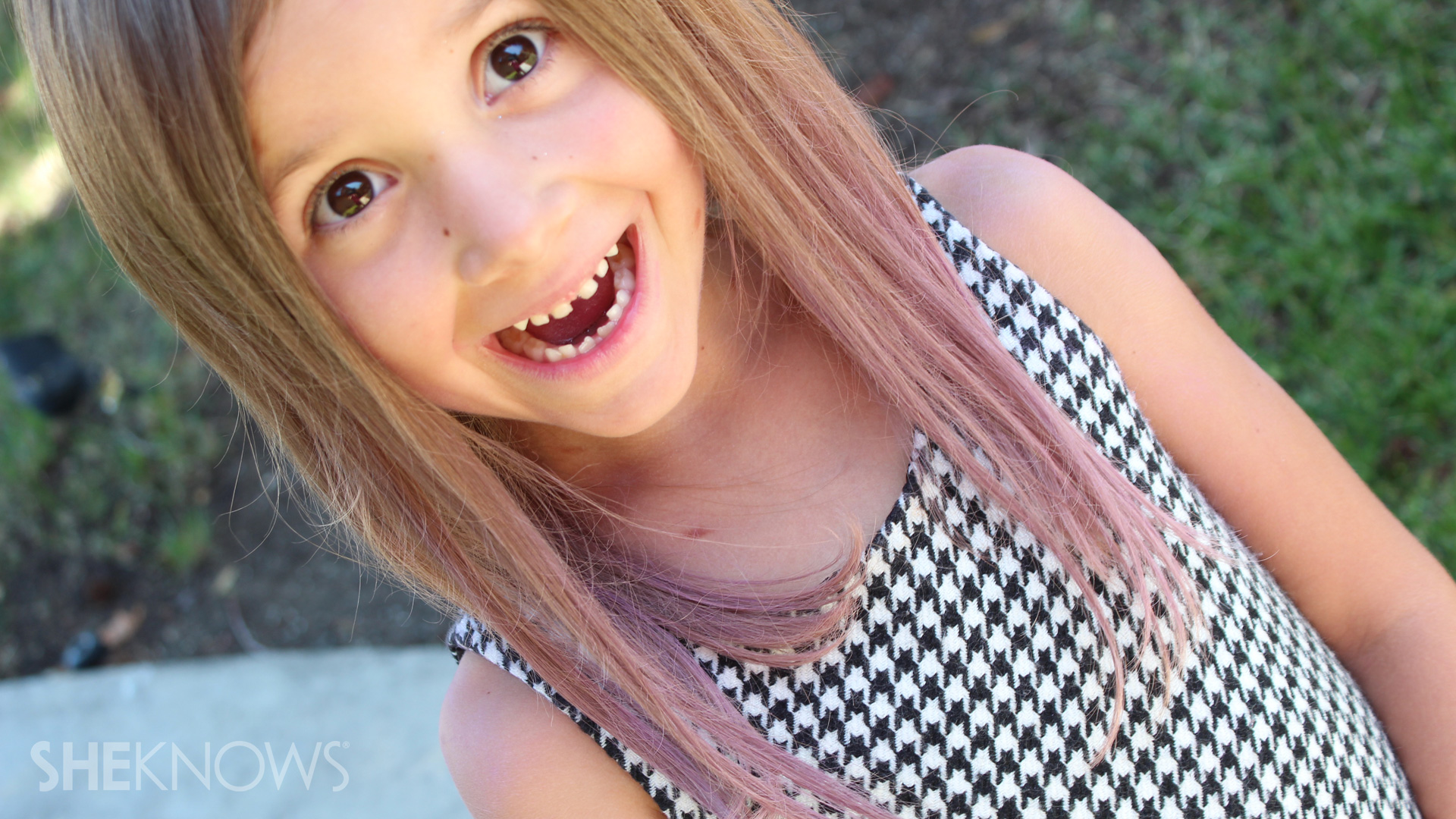 How to safely chalk your child's hair
