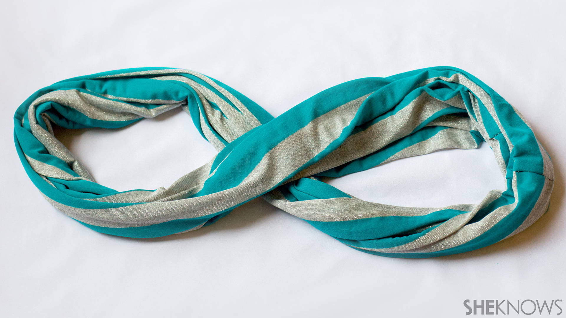 DIY infinity nursing cover scarf