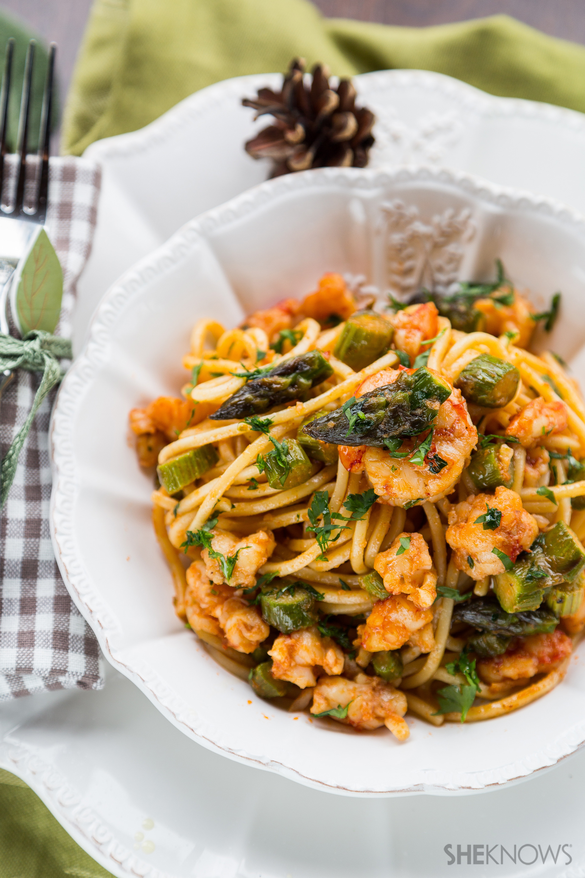 Spaghetti with harissa-spiced shrimp and asparagus recipe