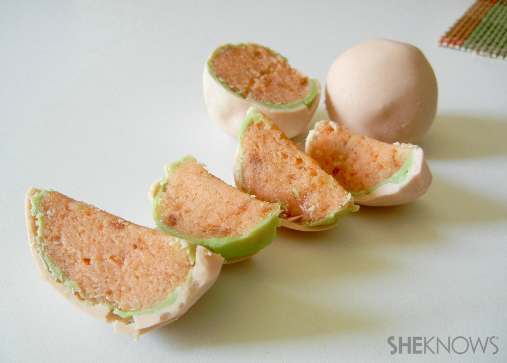 Cantaloupe shaped and flavored cake bites