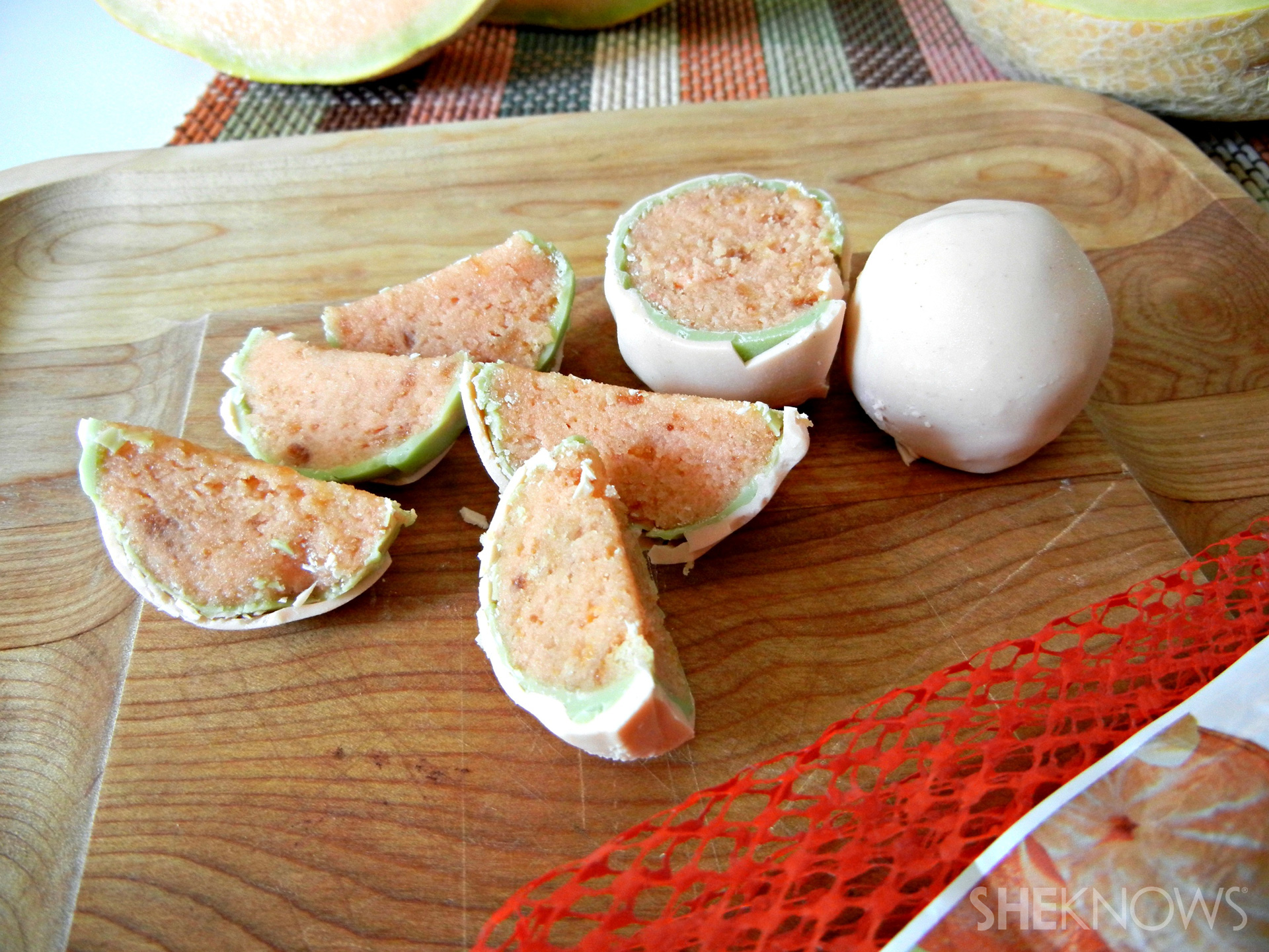 Cantaloupe shaped and flavored cake bites