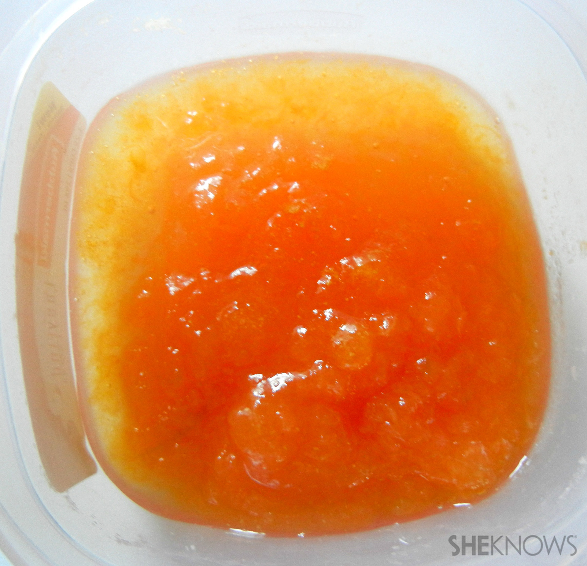 Cantaloupe shaped and flavored cake bites