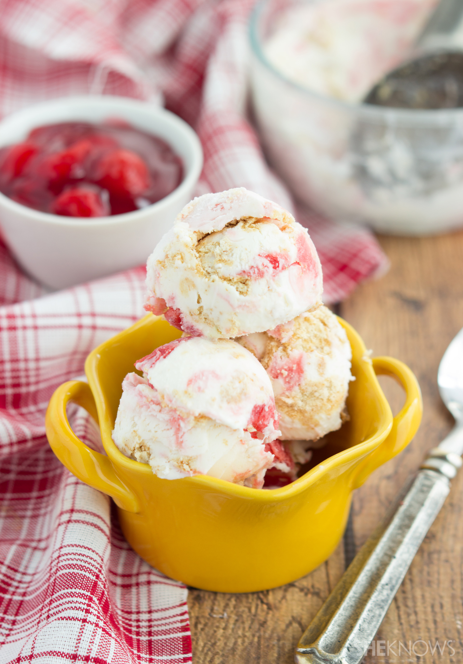 Cherry cheesecake pie ice cream