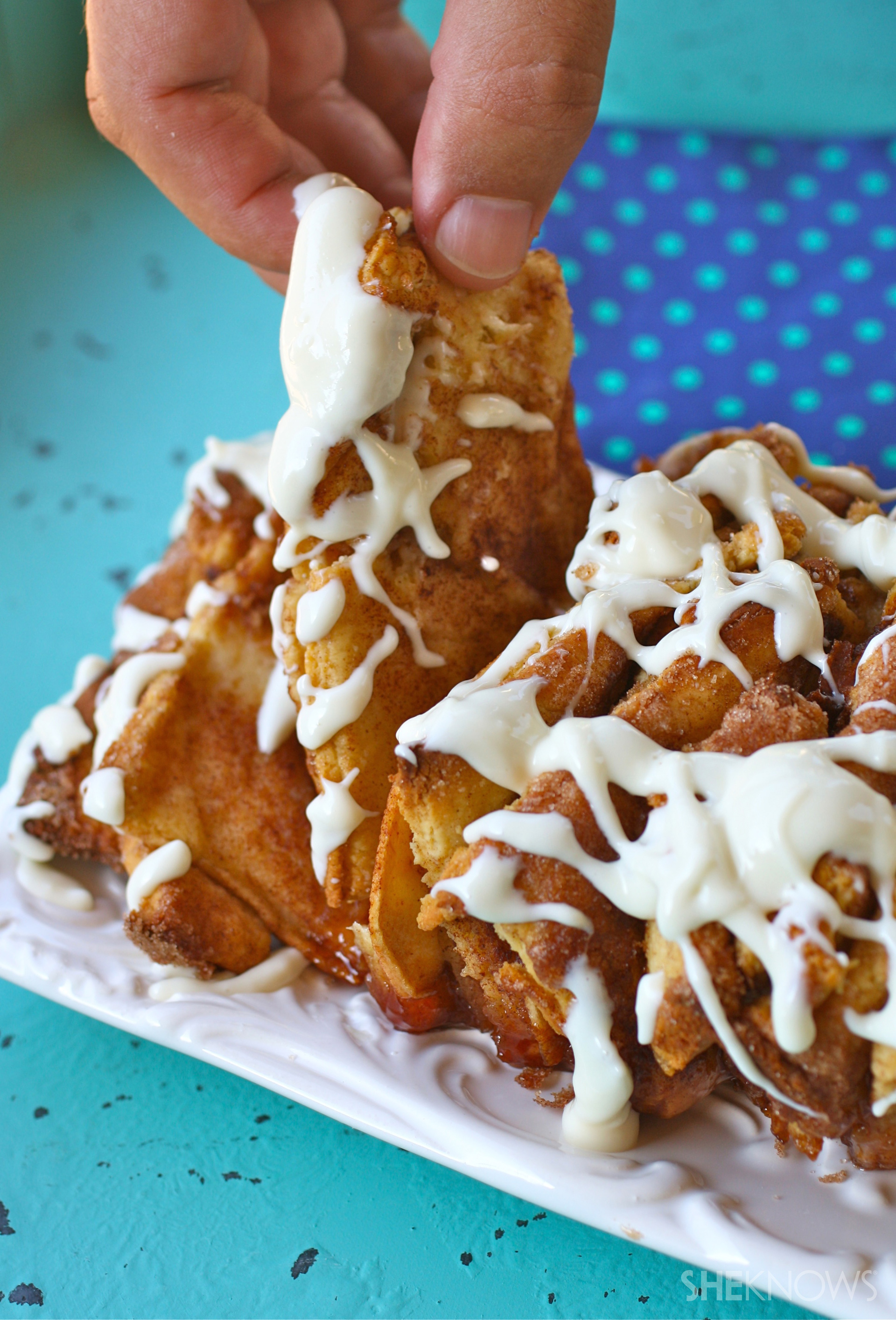 Apple-cinnamon pull apart bread with cream cheese icing