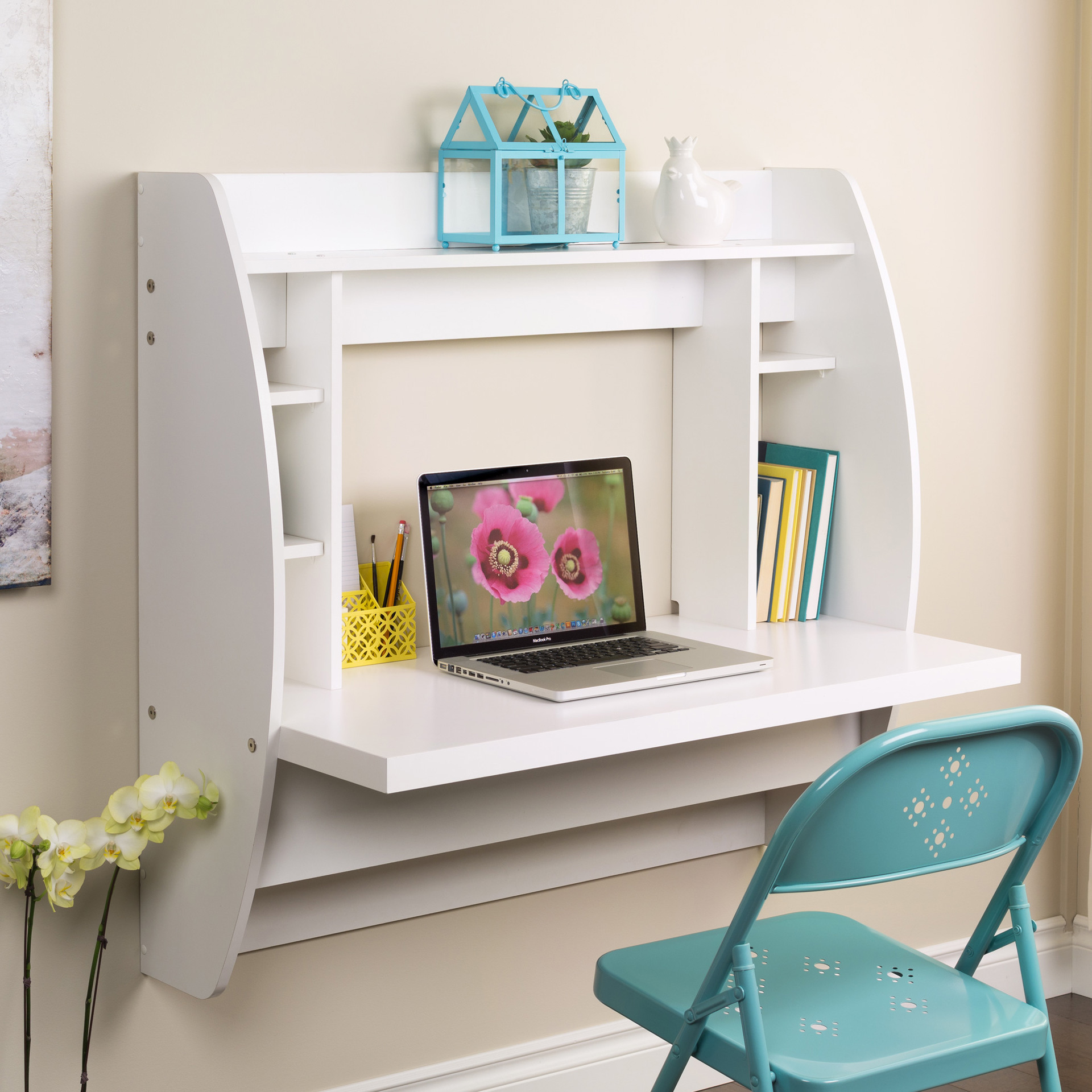 Simple Hanging Desk with Simple Decor