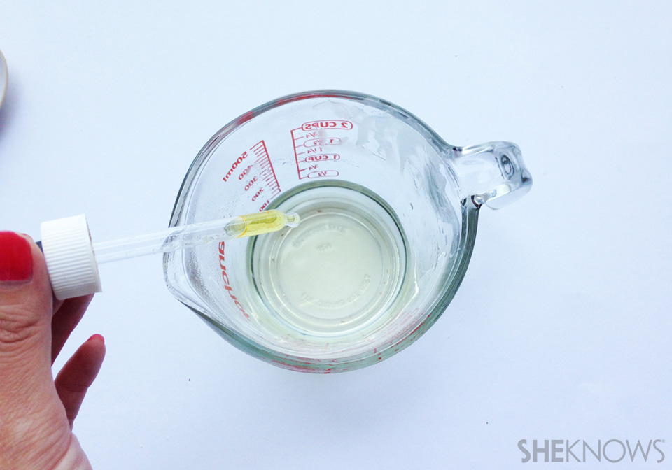 DIY seashell candles: Step 4: Add scent (optional)