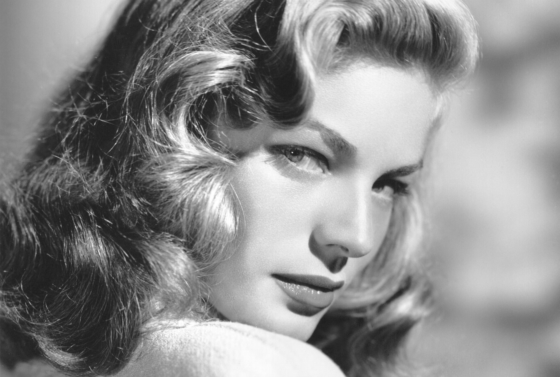 celebrity-deaths-lauren-bacall-feature.j