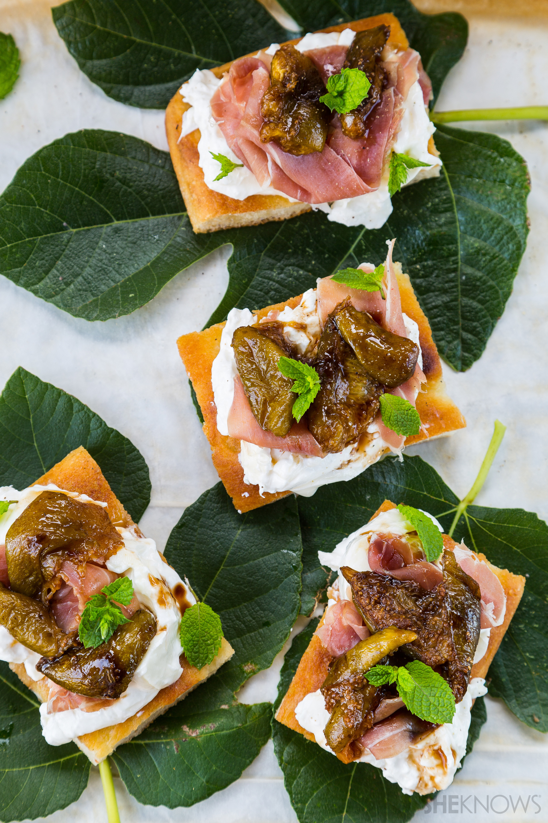 Pizza with heavenly burrata, Parma ham and pan-roasted figs. Oh yes!