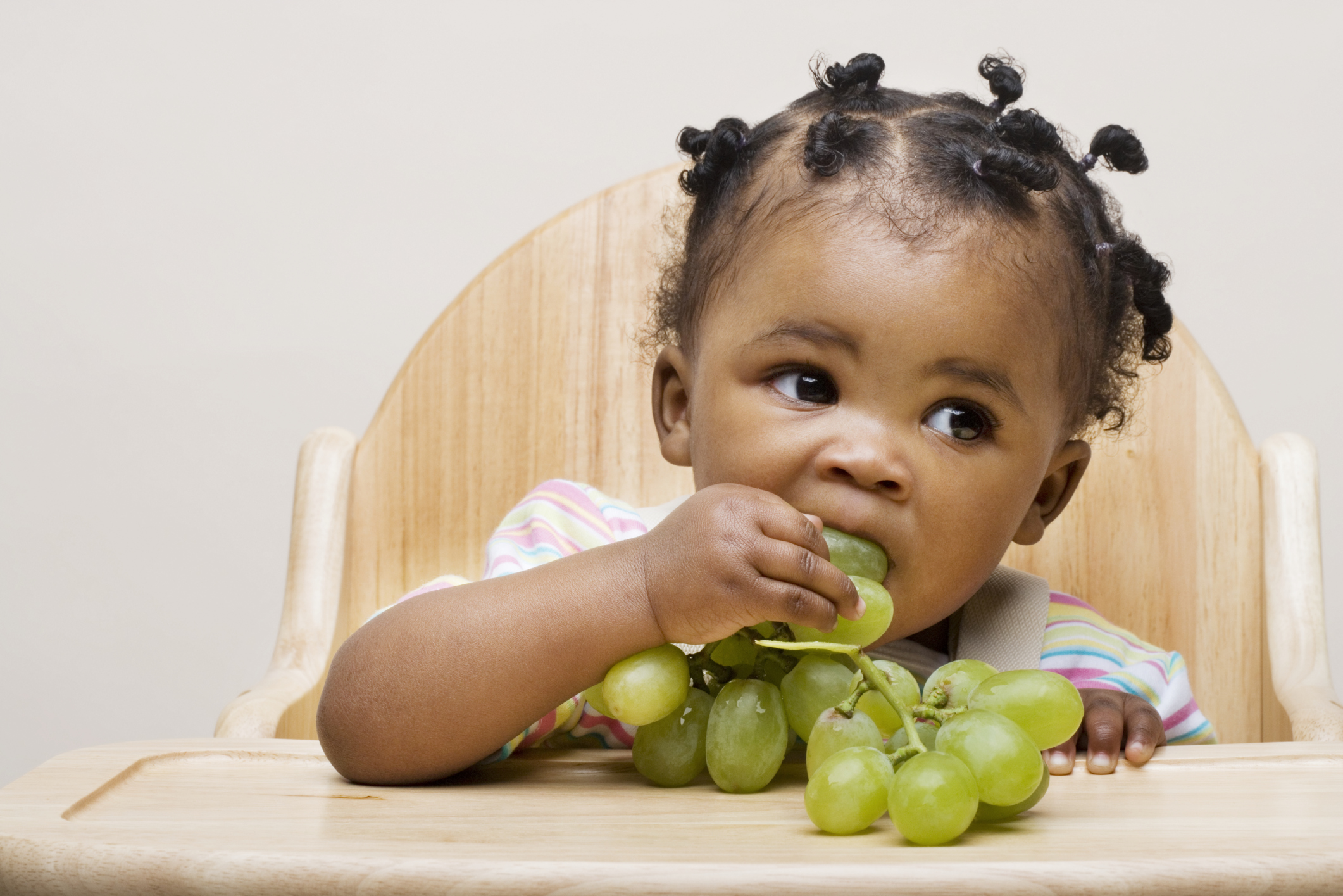 how to cut grapes for babies Caption Simple