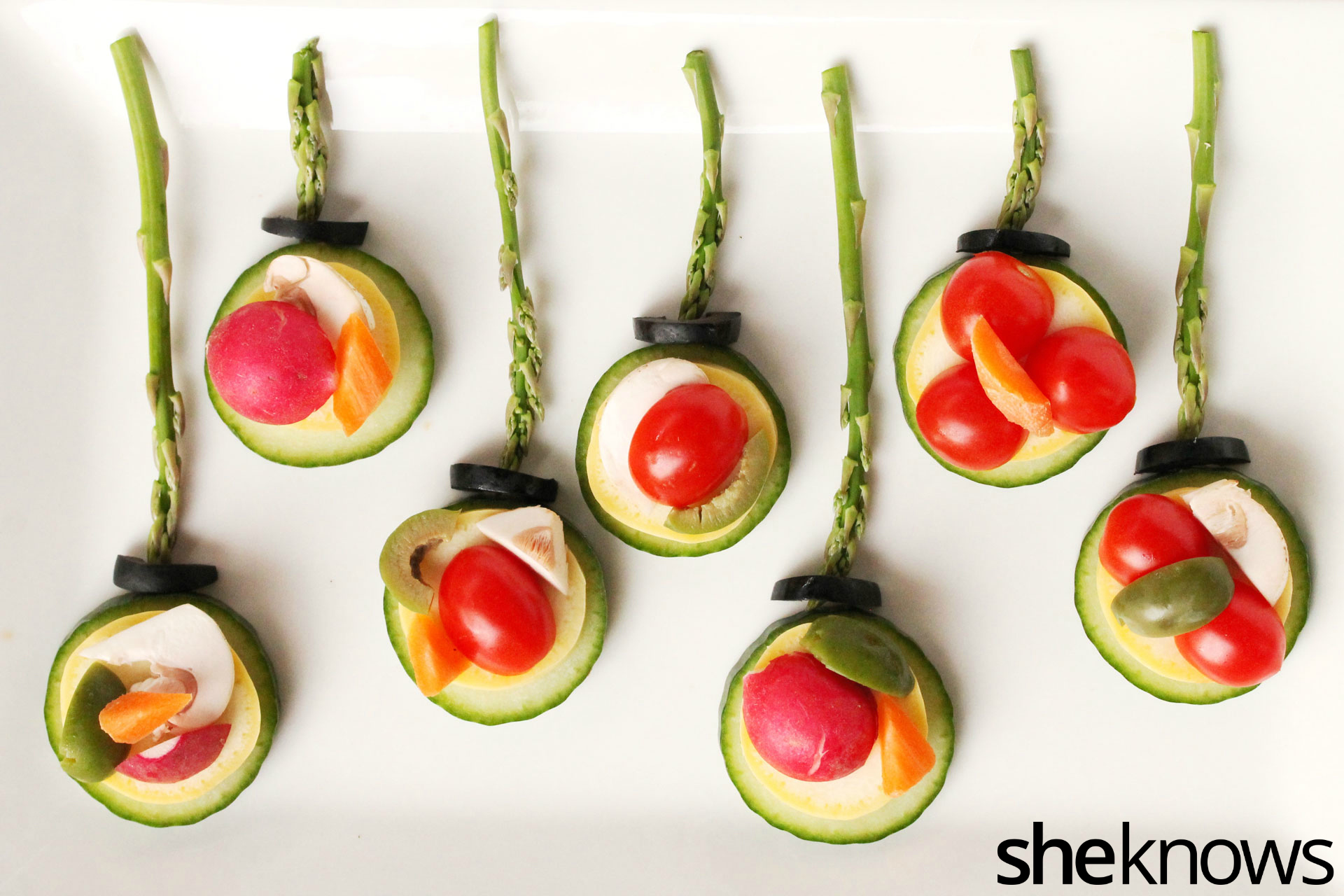 How to make festive Christmasthemed veggie trays