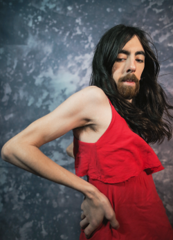 These Portraits Of Men Dressed Like Women Destroy Drag Queen Stereotype