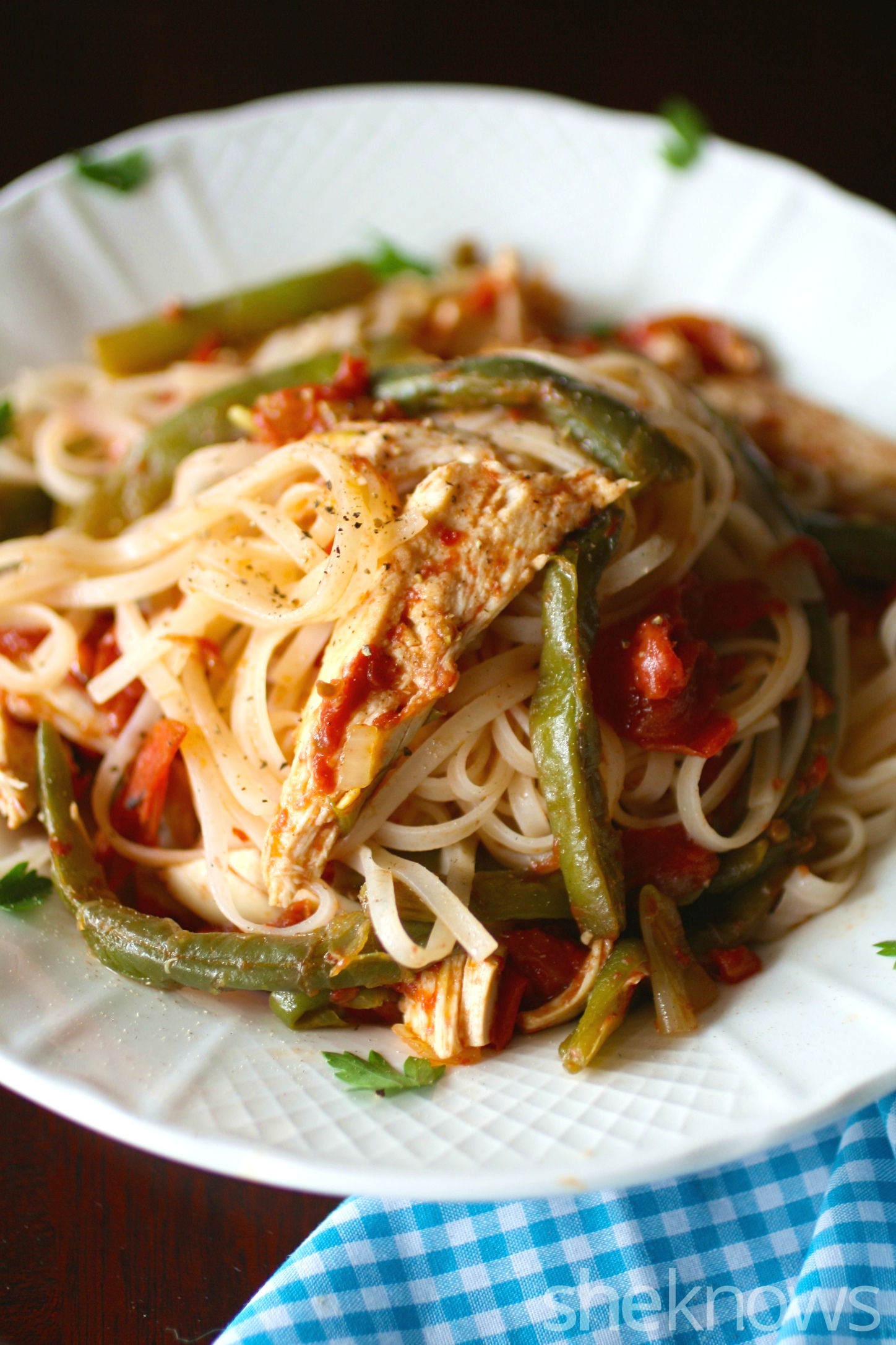 Make spicy chili rice noodles with chicken in 20 minutes
