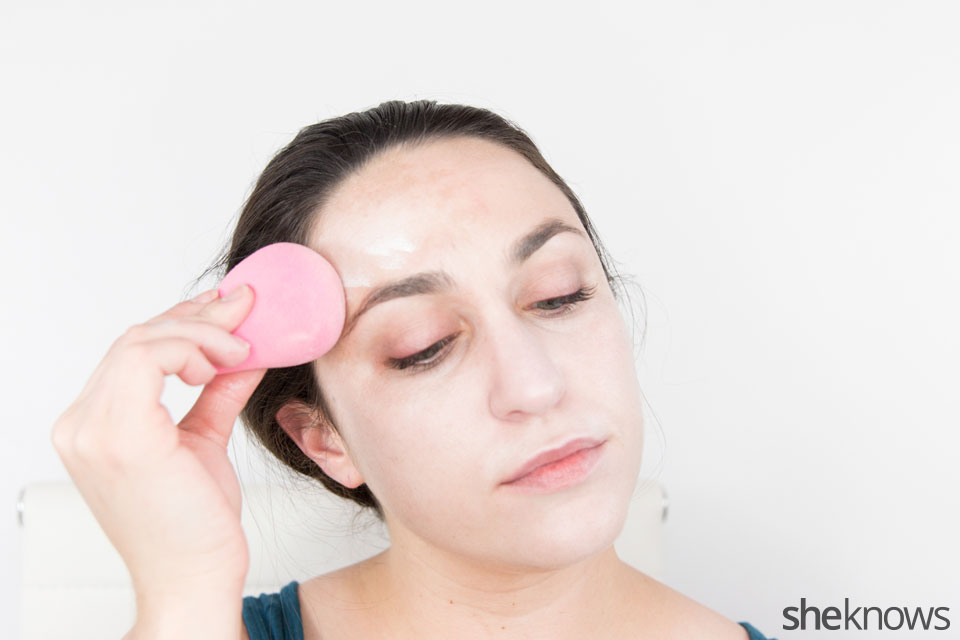 Awesome Dark Swan Halloween makeup: Step 2