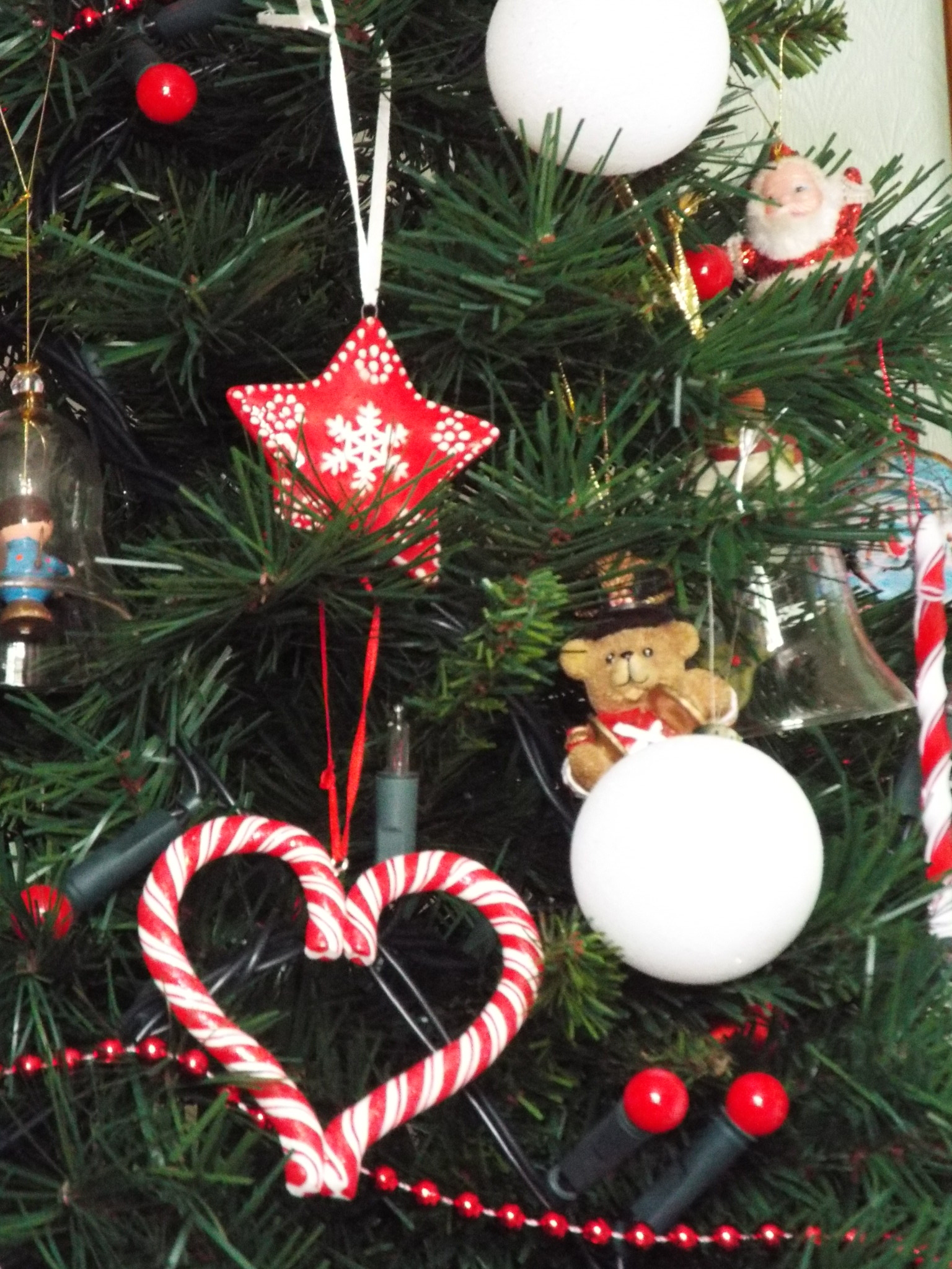10 ways to toddler proof your christmas tree 10 ways to toddler proof your christmas tree