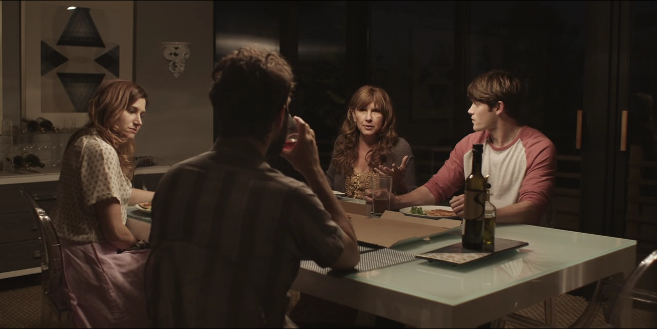 Transparent S2_Dinner Scene