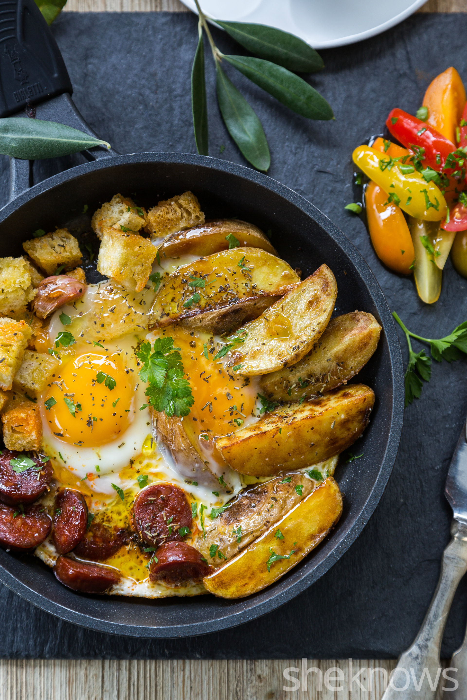 Skillet-potatoes-chorizo-and-garlic-croutons-vertical