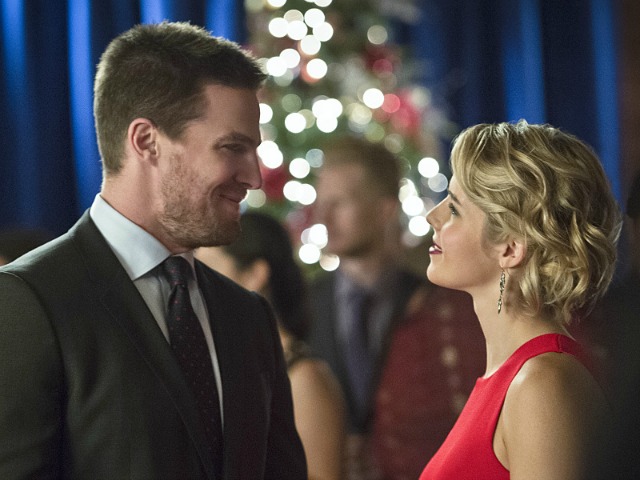 Arrow Season 4 Episode 9 - Oliver and Felicity