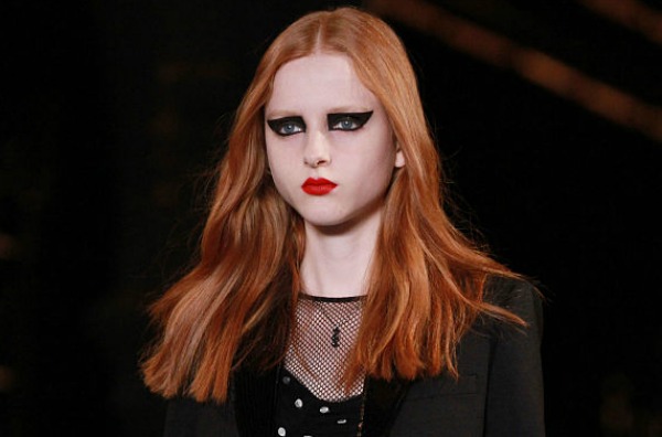 Unevenly applied eyeshadow trend