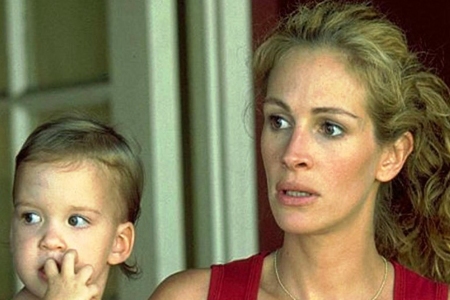 Julia Roberts wins an Oscar for her inspiring portrayal of Erin Brockovich