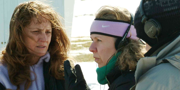 Melissa Leo and filmmaker Courtney Hunt work a scene in Frozen River