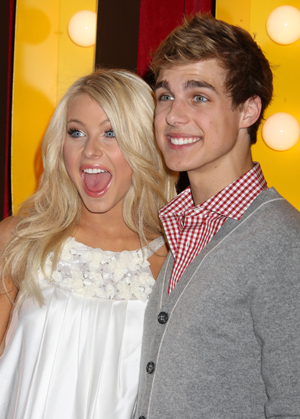 The duo was all smiles at the HSM3 premiere