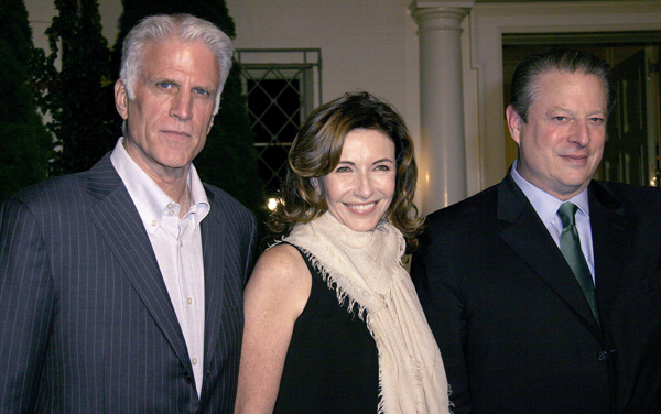 Mary Steenburgen dishes on Four...