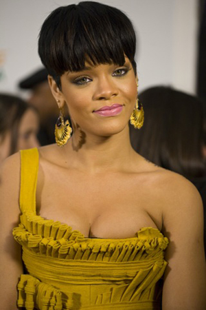 rihanna hairstyles pictures. WHY RIHANNA#39;S HAIRSTYLES ROCK!