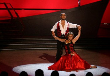 Randi and Kupono do the Paso, or at least try