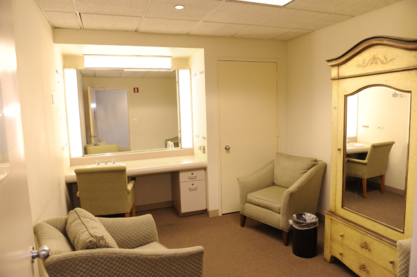 A Green Room Thom calls 'sad'