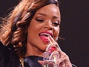 Amanda Bynes calls Rihanna 