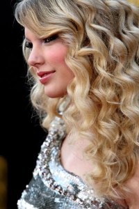 Taylor Swift at the 2008 AMAs