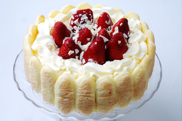 angel-food-cake-strawberries-whipped-cream.jpg