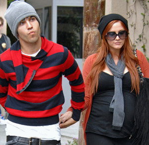 Ashlee and Pete - parents of Bronx Mowgli