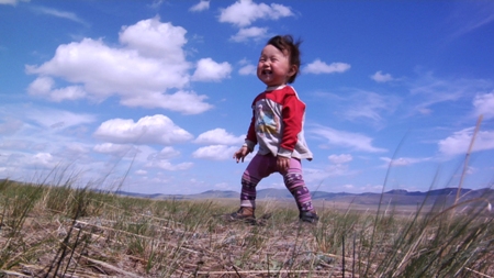 Babies looks at the first year of life of four babies