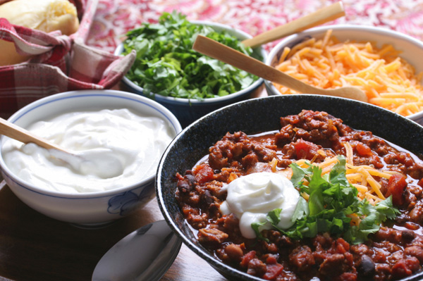 Chili with various toppings