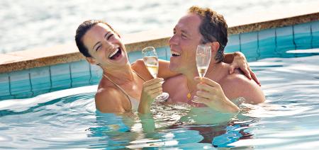Kristin Davis and Jon Favreau on Couples Retreat