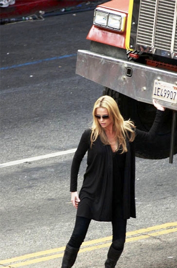 Charlize has been pumping some iron!