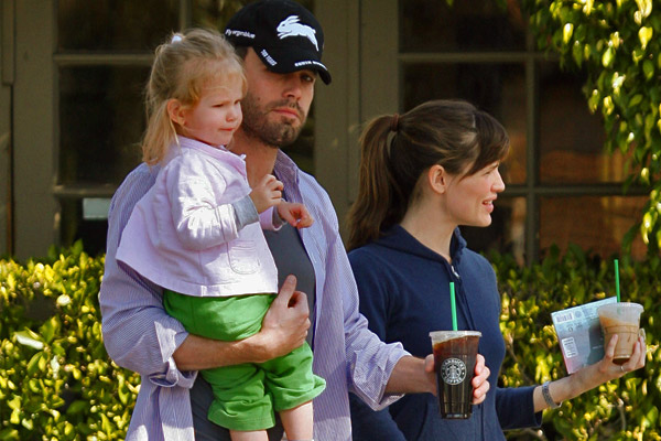 Ben Affleck and Jennifer Garner at Starbucks