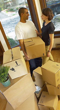 couple packing to move