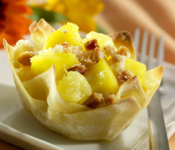 Ginger Mango-Pineapple Crisp
