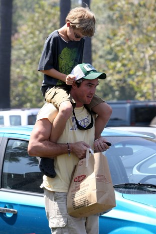 Dean Cain and his son do a little shopping