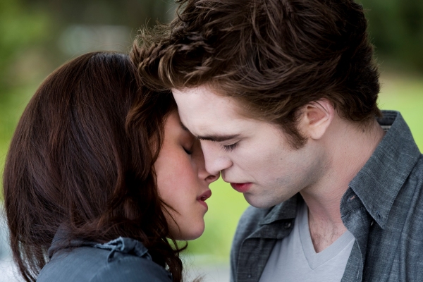 robert pattinson edward cullen new moon. Robert Pattinson as Edward