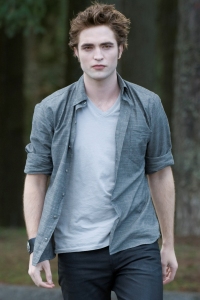 Robert Pattinson is Edward Cullen in New Moon